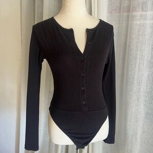 Missguided + Ribbed Black Long Sleeve Bodysuit